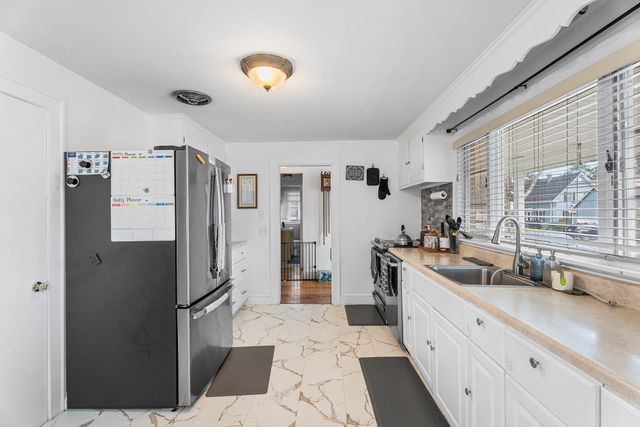 140 Lynnfield St, Lynn, MA 01904