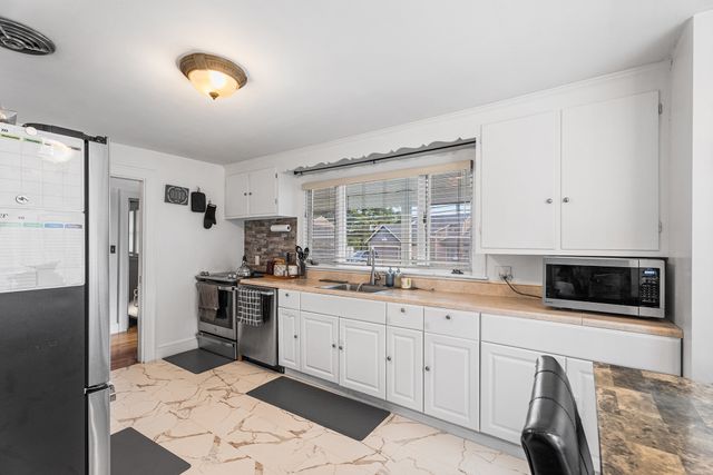 140 Lynnfield St, Lynn, MA 01904
