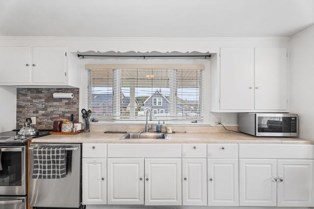 140 Lynnfield St, Lynn, MA 01904