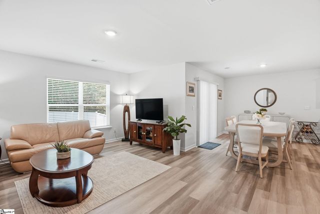 302 Roocroft Court, Fountain Inn, SC 29644