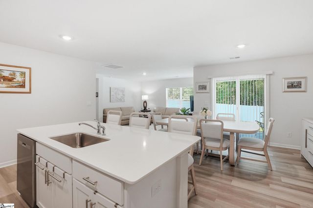 302 Roocroft Court, Fountain Inn, SC 29644