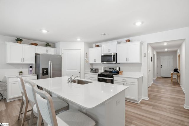 302 Roocroft Court, Fountain Inn, SC 29644