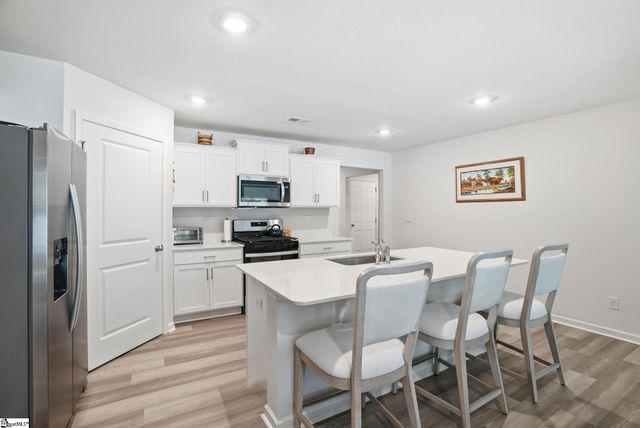 302 Roocroft Court, Fountain Inn, SC 29644