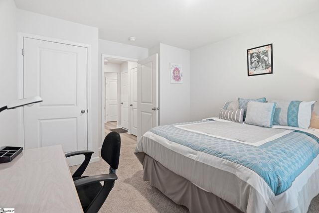 302 Roocroft Court, Fountain Inn, SC 29644