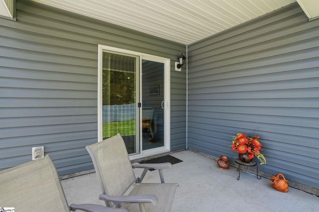 302 Roocroft Court, Fountain Inn, SC 29644