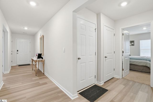 302 Roocroft Court, Fountain Inn, SC 29644