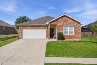 540 S Heights Drive, Crowley, TX 76036
