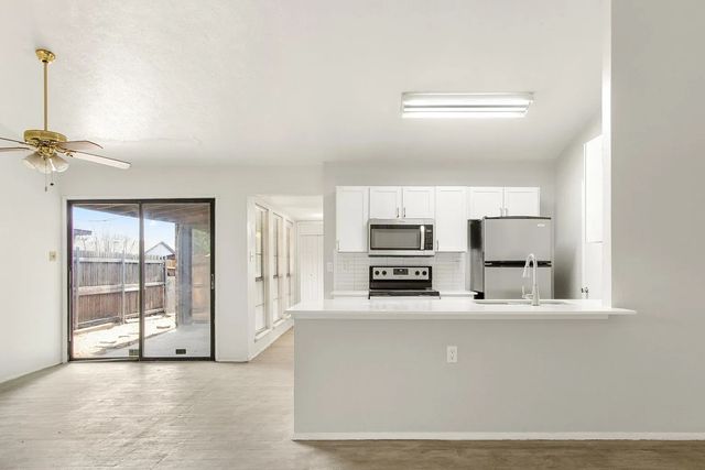 2438 Limestone Drive, Arlington, TX 76014