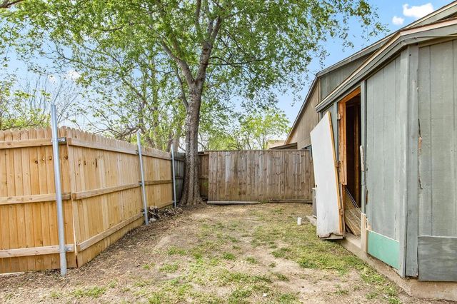 2438 Limestone Drive, Arlington, TX 76014