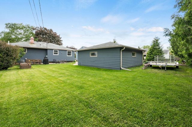 5427 S 112th St STREET, Hales Corners, WI 53130