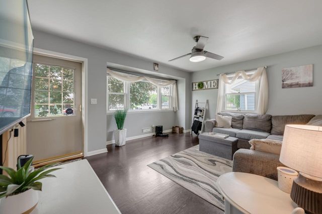 5427 S 112th St STREET, Hales Corners, WI 53130