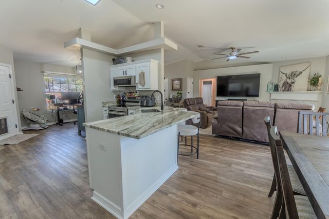 2748 Copper Reef Drive, Navarre, FL 32566