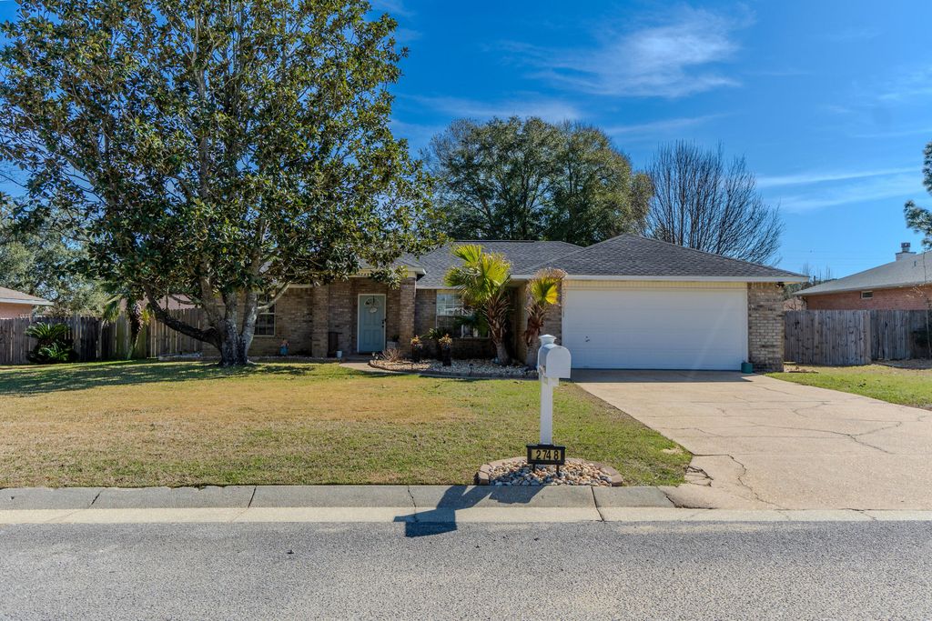 2748 Copper Reef Drive, Navarre, FL 32566