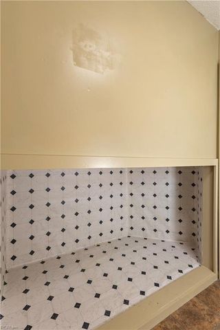 2492 Seven Kings RD, Virginia Beach, VA 23456