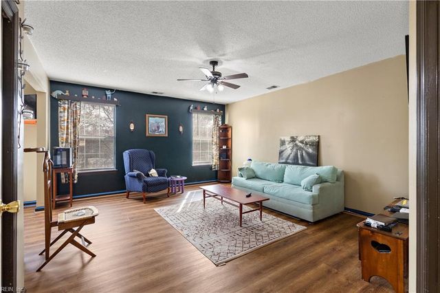 2492 Seven Kings RD, Virginia Beach, VA 23456