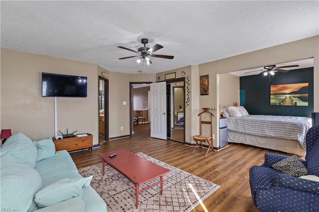 2492 Seven Kings RD, Virginia Beach, VA 23456