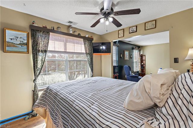 2492 Seven Kings RD, Virginia Beach, VA 23456