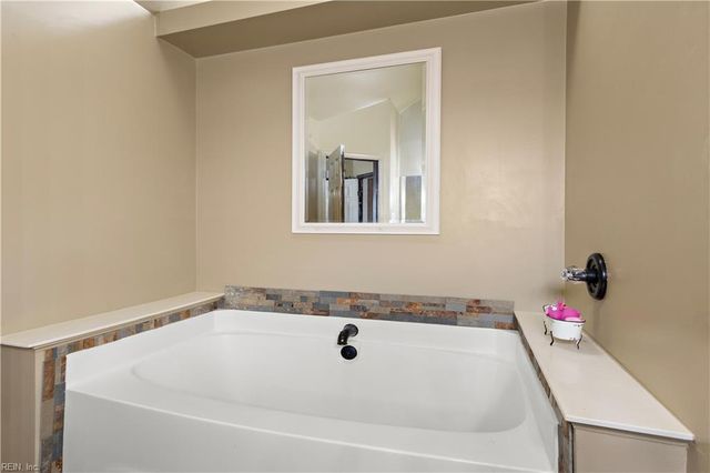 2492 Seven Kings RD, Virginia Beach, VA 23456