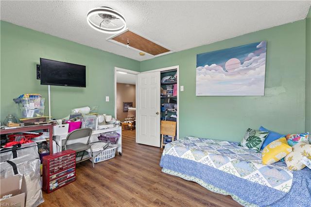 2492 Seven Kings RD, Virginia Beach, VA 23456