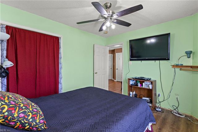 2492 Seven Kings RD, Virginia Beach, VA 23456