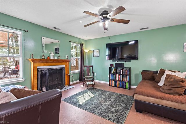 2492 Seven Kings RD, Virginia Beach, VA 23456