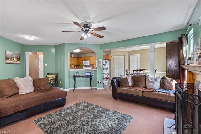 2492 Seven Kings RD, Virginia Beach, VA 23456