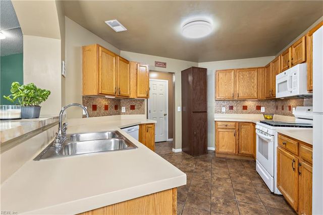 2492 Seven Kings RD, Virginia Beach, VA 23456