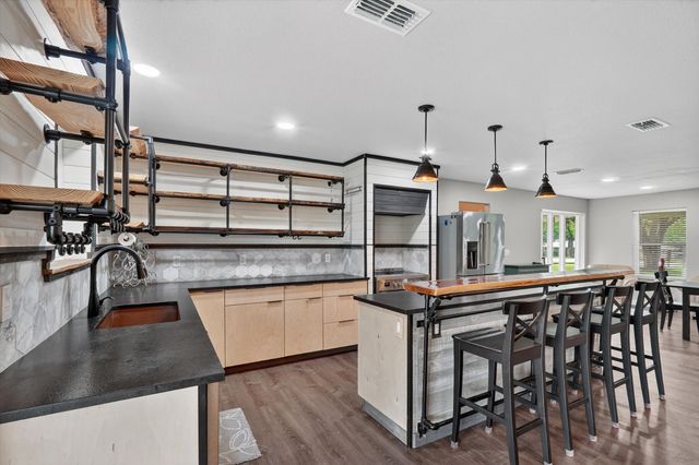 4041 Burleson Retta Road, Burleson, TX 76028