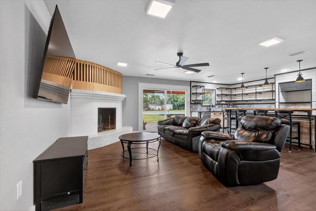 4041 Burleson Retta Road, Burleson, TX 76028