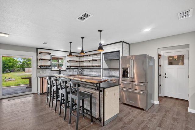4041 Burleson Retta Road, Burleson, TX 76028