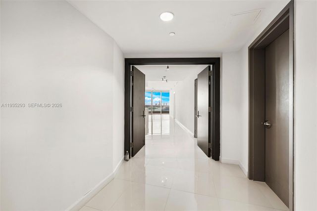 900 Biscayne Blvd 2106, Miami, FL 33132