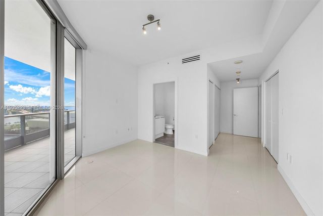 900 Biscayne Blvd 2106, Miami, FL 33132