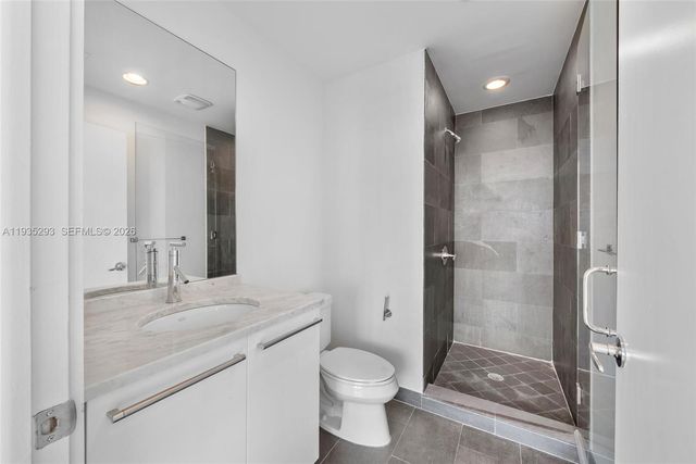 900 Biscayne Blvd 2106, Miami, FL 33132