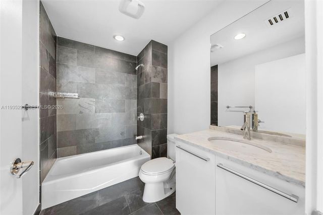 900 Biscayne Blvd 2106, Miami, FL 33132