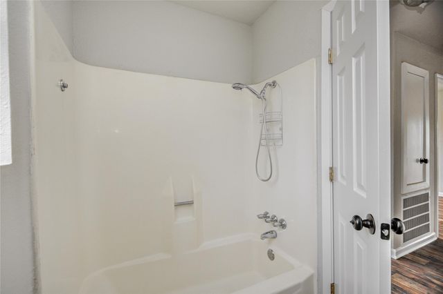 1602 N Avenue N, Freeport, TX 77541