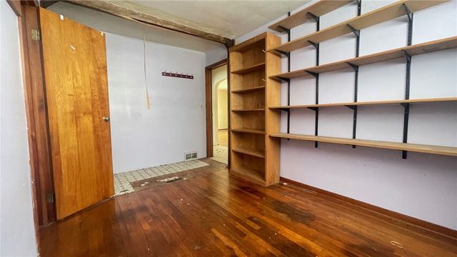 880 Wheatland Rd, Shenango Twp, PA 16159