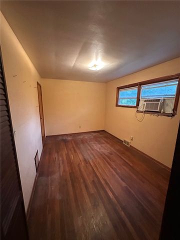 880 Wheatland Rd, Shenango Twp, PA 16159