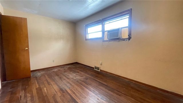 880 Wheatland Rd, Shenango Twp, PA 16159