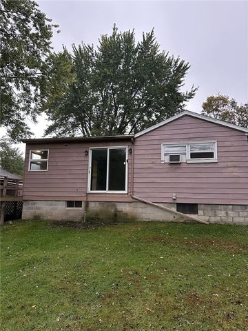 880 Wheatland Rd, Shenango Twp, PA 16159