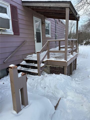 880 Wheatland Rd, Shenango Twp, PA 16159