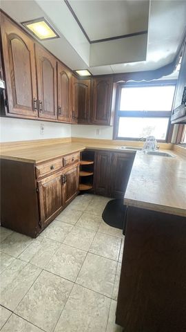 880 Wheatland Rd, Shenango Twp, PA 16159