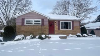 880 Wheatland Rd, Shenango Twp, PA 16159