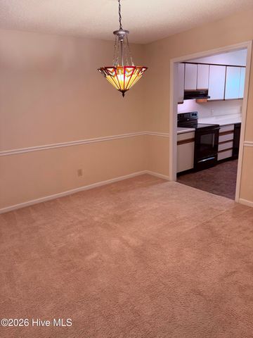 812 Hidden Branches Close, Winterville, NC 28590