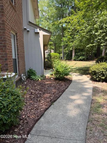 812 Hidden Branches Close, Winterville, NC 28590