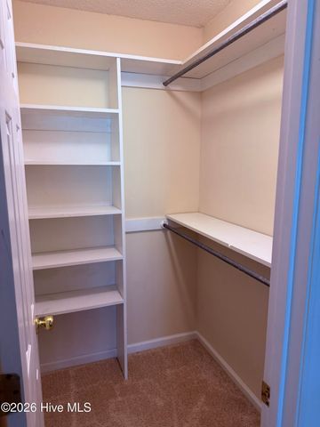 812 Hidden Branches Close, Winterville, NC 28590