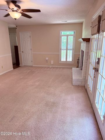 812 Hidden Branches Close, Winterville, NC 28590