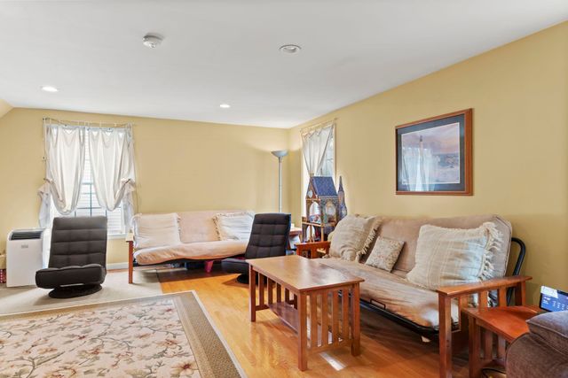 5 Izzy Lane, Kittery, ME 03904