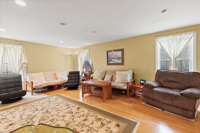 5 Izzy Lane, Kittery, ME 03904