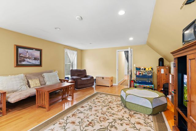 5 Izzy Lane, Kittery, ME 03904
