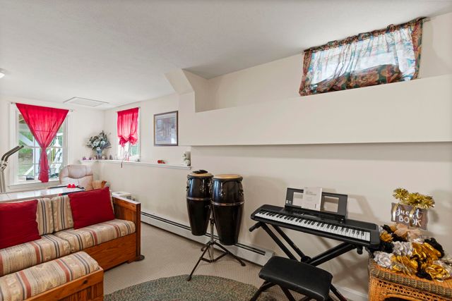 5 Izzy Lane, Kittery, ME 03904